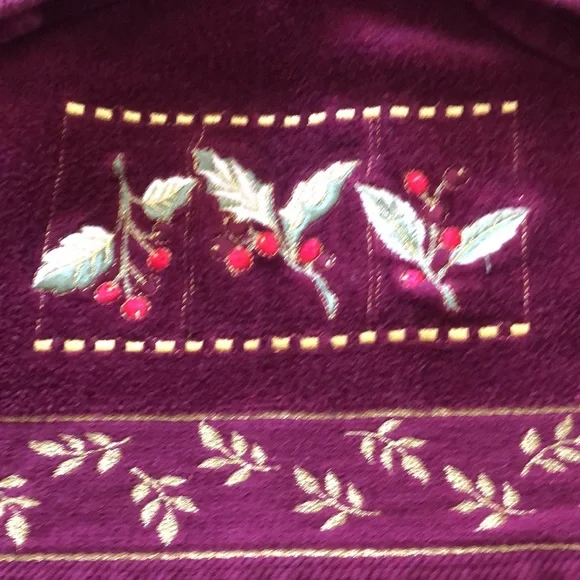 Embroidered Bath Towel Set - Picture 5 of 8